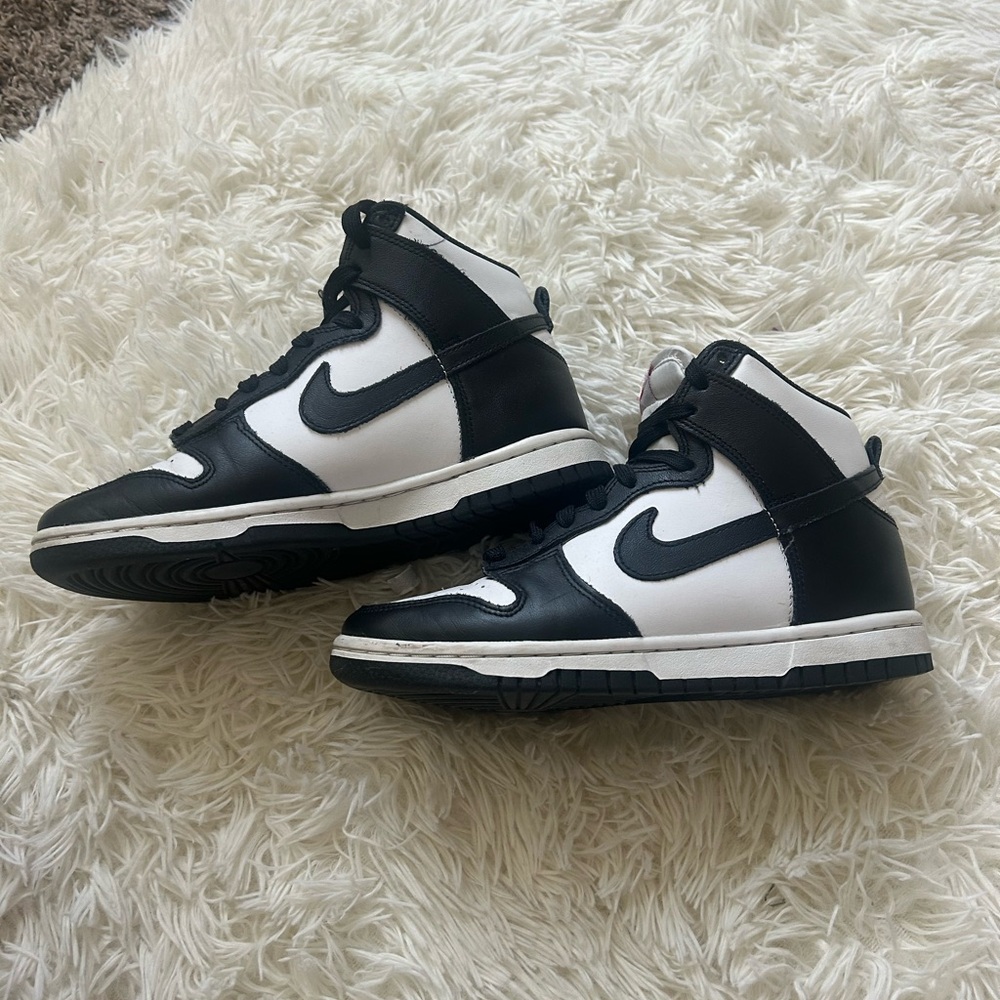 Nike dunk high black and white